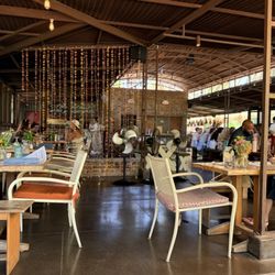 Flora's Farm - The restaurant