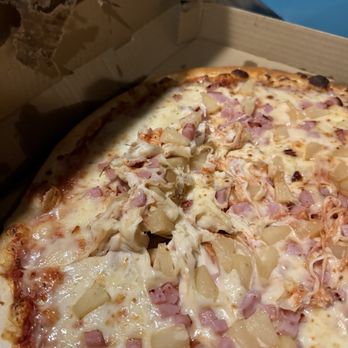 Windy City Pizza Silverthorne - Paper from the box on the cheese. - Pizza Near Me - Silverthorne, Colorado Windy City Pizza Silverthorne - Paper from the box on the cheese. - Pizza Near Me - Silverthorne, Colorado