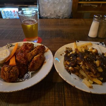 Montana's - Wings and Poutine! - Comfort Food Near Me - Collingwood, Ontario Montana's - Wings and Poutine! - Comfort Food Near Me - Collingwood, Ontario