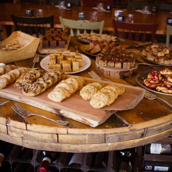 Mallard Cottage - Cake Table - Canadian (New) Near Me - St. John's, Newfoundland and Labrador