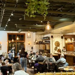 SouthCreek Pizza - Dining Area