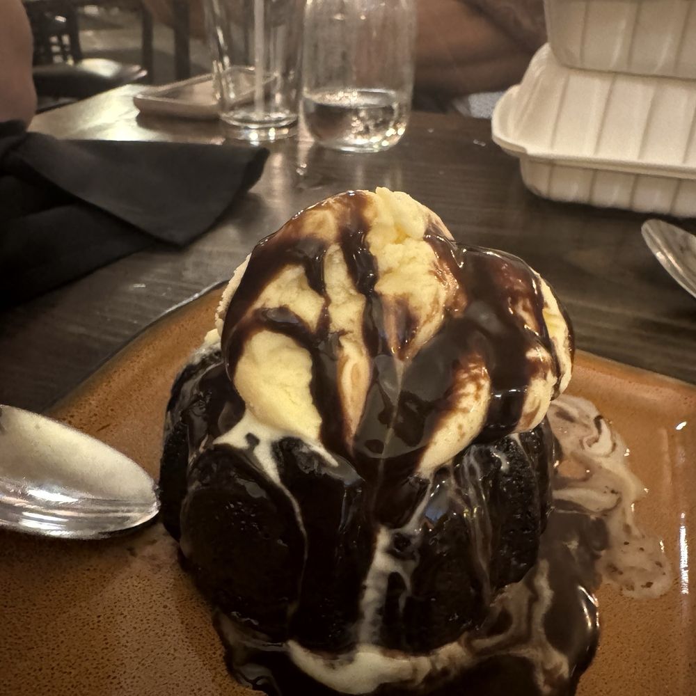 Chocolate molten lava cake Chocolate molten lava cake