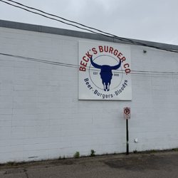 Becks Burger - From the parking lot