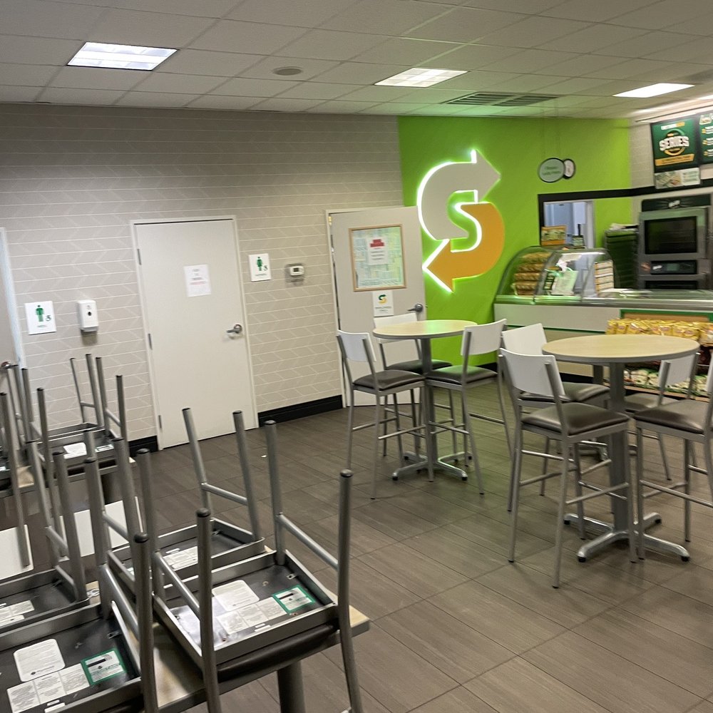 Subway - No one there at all - Fast Food Near Me - Lapine, Oregon Subway - No one there at all - Fast Food Near Me - Lapine, Oregon