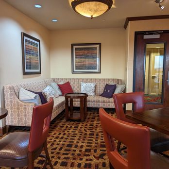 Greenville Marriott - Conceirge lounge - Hotels Near Me - Greenville, South Carolina Greenville Marriott - Conceirge lounge - Hotels Near Me - Greenville, South Carolina