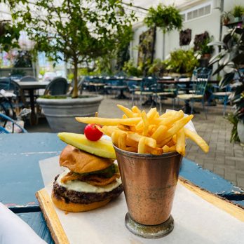 Icebox Cafe - Hallandale Beach - Icebox Cafe Burger - New American Near Me - Hallandale Beach, Florida