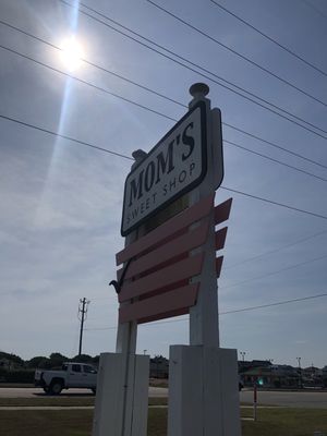 Mom's Sweet Shop / Soft Serve / Acai / Smoothies by null