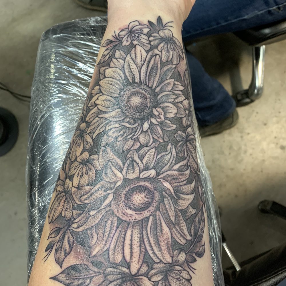 WeMeraki - Floral piece by Chris Deleske 1/17/20. - Tattoo Near Me - Appleton, Wisconsin WeMeraki - Floral piece by Chris Deleske 1/17/20. - Tattoo Near Me - Appleton, Wisconsin