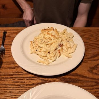 Lanza's Restaurant - Alfredo Mac - Italian Near Me - Kings Beach, California