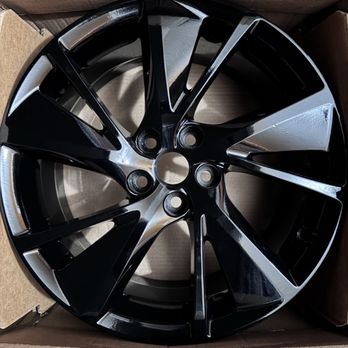 Rick's Powder Coating - Gloss black rim - Powder Coating Near Me - Memphis, Tennessee Rick's Powder Coating - Gloss black rim - Powder Coating Near Me - Memphis, Tennessee