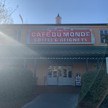 Cafe Du Monde - Outside - Coffee & Tea Near Me - Metairie, Louisiana