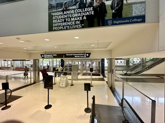 Birmingham-Shuttlesworth International Airport by null