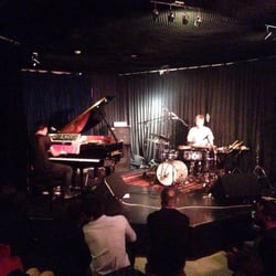 Venue 505 - Sun rai and his two man band