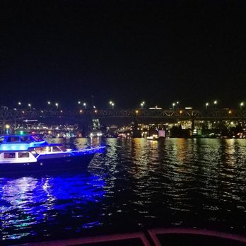 Waterways Cruises - Holiday lights cruise - Boat Charters Near Me - Seattle, Washington Waterways Cruises - Holiday lights cruise - Boat Charters Near Me - Seattle, Washington