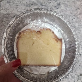 Country House Restaurants - Pound Cake - New American Near Me - Alsip, Illinois