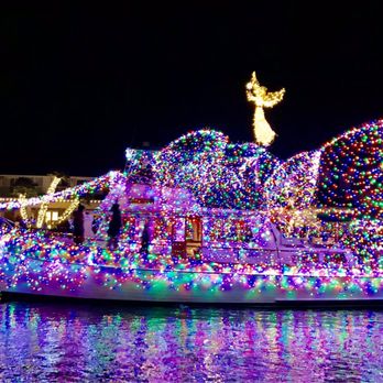 Naples christmas boat parade 2025