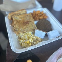 PT's Fried Chicken and Fish - French Toast, eggs, sausage, potatoes 9/10