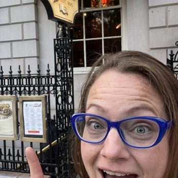 Cheers - Me!!! Checking off a HUGE bucket list item!!! - American Near Me - Boston, Massachusetts