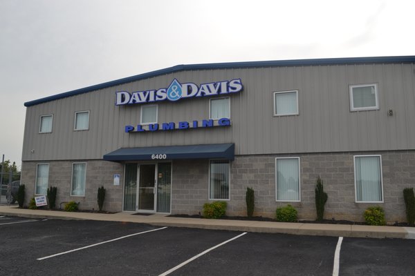 Davis & Davis Plumbing Logo