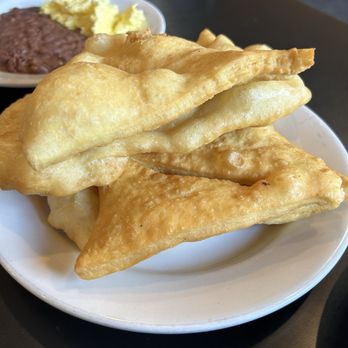 Tracey's Belizean Restaurant - Caribbean Near Me - Los Angeles, California