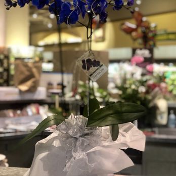 Safeway - Orchid selection on point year round! - Grocery Near Me - Bellevue, Washington