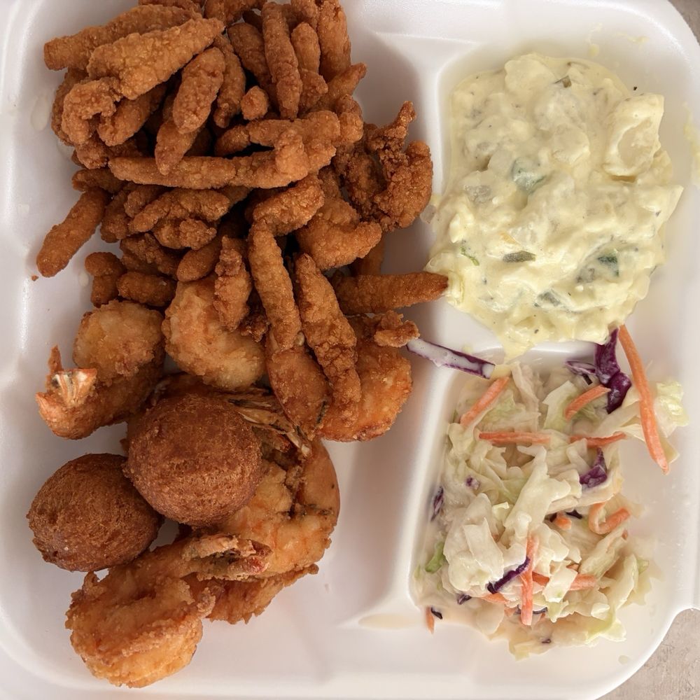 Darrell's Restaurant - Fried Shrimp and Clams, Potato Salad, and Cole Slaw. - Seafood Near Me - Manteo, North Carolina Darrell's Restaurant - Fried Shrimp and Clams, Potato Salad, and Cole Slaw. - Seafood Near Me - Manteo, North Carolina