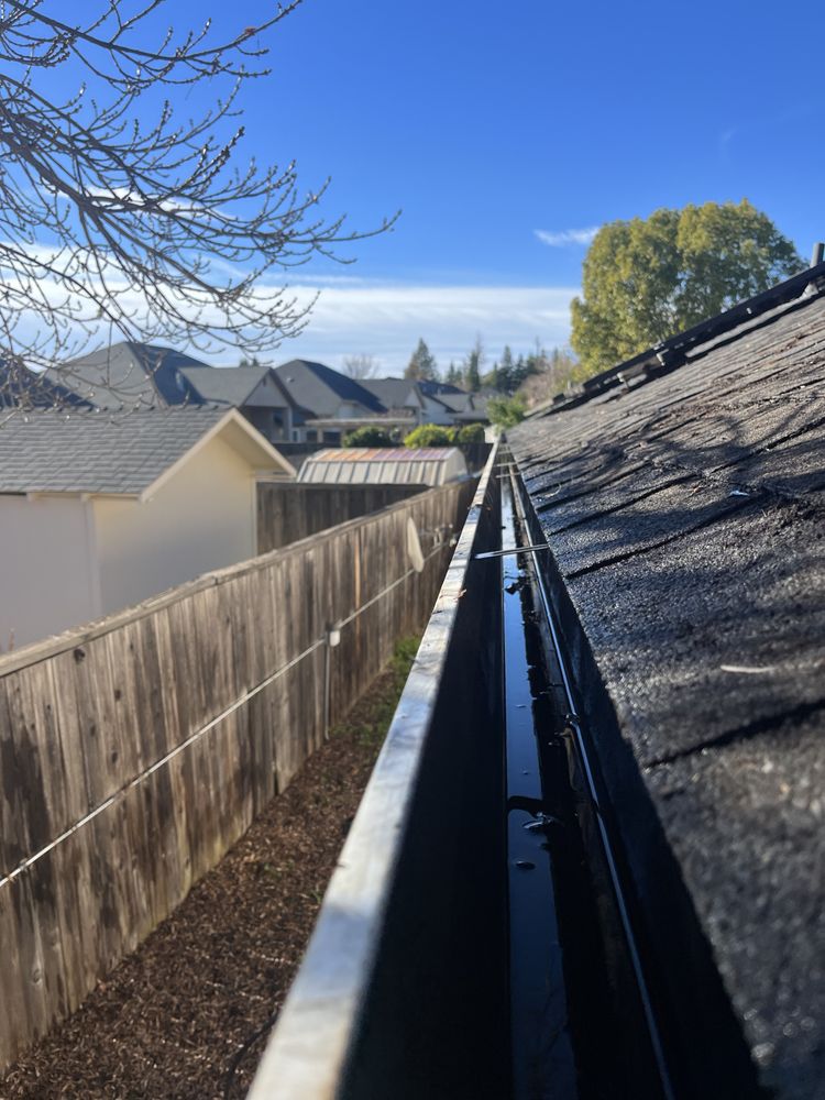 Slide of Butte Gutter Cleaning