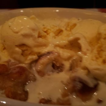 Miceli's - Fresh baked pizza white chocolate cookie with vanilla bean ice cream - Italian Near Me - Los Angeles, California