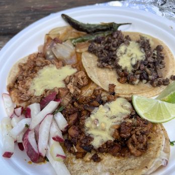 El Califas Tacos - Pollo diablo, asada, & pastor tacos - Food Trucks Near Me - Sunnyvale, California El Califas Tacos - Pollo diablo, asada, & pastor tacos - Food Trucks Near Me - Sunnyvale, California