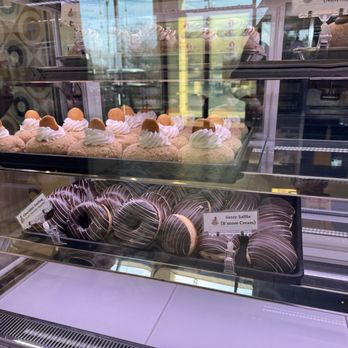 Blondie's Doughnuts - Donuts - Donuts Near Me - Edgewater, Maryland