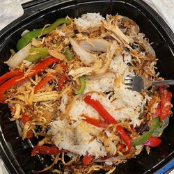 Clyde's Roadhouse Bar & Grille - Chicken teriyaki stir fry.. but where's the teriyaki?