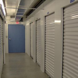 A1A Stow-A-Way Storage - HALLWAYS ARE WELL LIGHTED AND ULTRA CLEAN