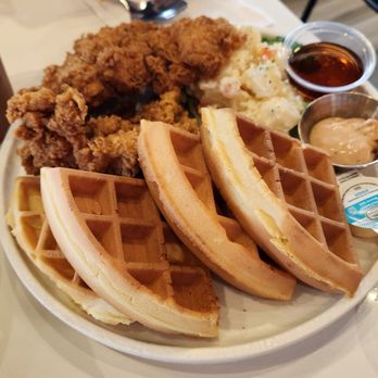 Manna Kitchen - Chicken waffles - Cafes Near Me - Markham, Ontario