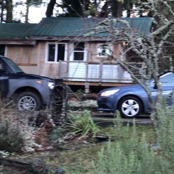 Sunset Marine Resort - This is the east side of the Eagle's Nest cabin directly outside the east wondows. Junk, cars, people coming & going. - Rafting/Kayaking Near Me - Sequim, Washington