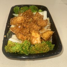 Old broccoli?? .. Garlic and pepper with tofu.