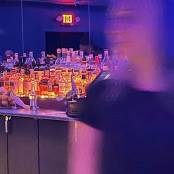 WILLIS SHOW BAR - TEMP. CLOSED - Updated February 2026 - 243 Photos & 162 Reviews - 4156 3rd Ave