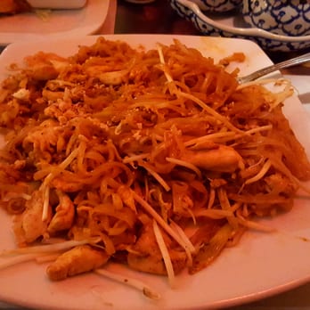 Pad Thai Restaurant - Pad thai with chicken - Thai Near Me - Escondido, California