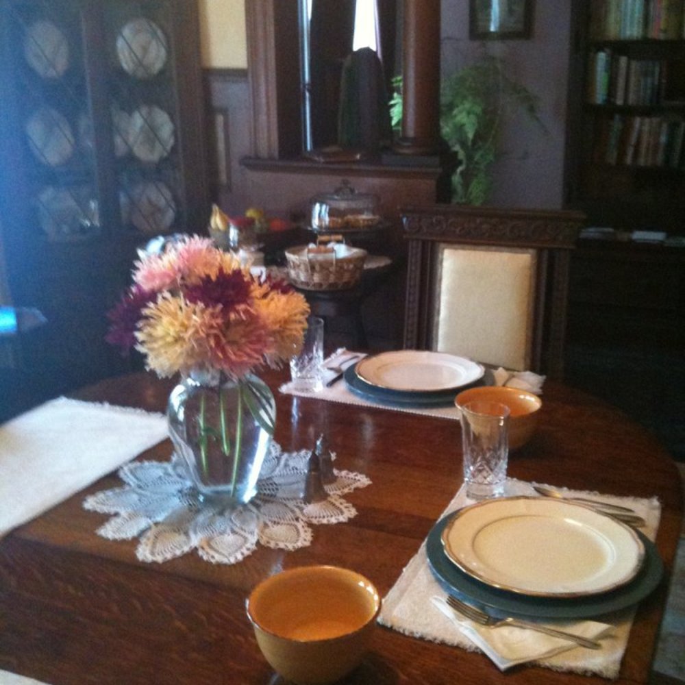 The Twisted Willow Inn - breakfast - Hotels Near Me - McMinnville, Oregon