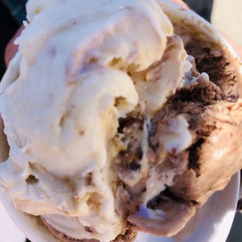 Bloomfield Creamery - Chocolate Caramel Brownie & Maple Glazed Butter Pecan - Ice Cream & Frozen Yogurt Near Me - Pasadena, California Bloomfield Creamery - Chocolate Caramel Brownie & Maple Glazed Butter Pecan - Ice Cream & Frozen Yogurt Near Me - Pasadena, California