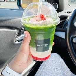 Brewtik strawberry matcha supreme.