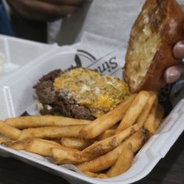 Cheeseburger Cheeseburger