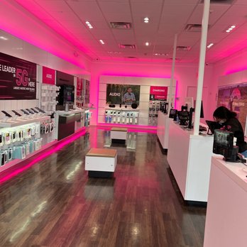 T-Mobile - Mobile Phones Near Me - Franklin Park, Illinois