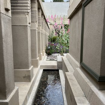 Hollyhock House - courtyard water feature - Museums Near Me - Los Angeles, California Hollyhock House - courtyard water feature - Museums Near Me - Los Angeles, California