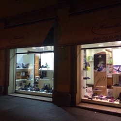 Fraulini Calzature di Fraulini G. - Vetrine d'ingresso