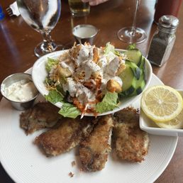 Freshly Shucked, locally harvested Jandy Oysters for lunch. Freshly Shucked, locally harvested Jandy Oysters for lunch.