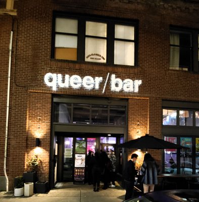 Queer/Bar by null