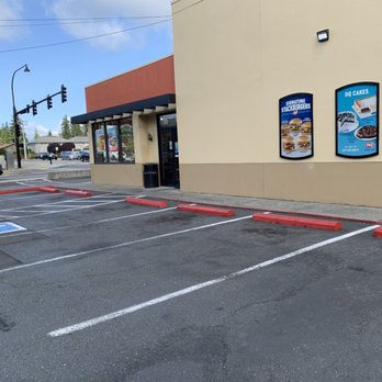 Dairy Queen Grill & Chill - Parking by the entrance, Thursday 25 July 2024. - Fast Food Near Me - Edmonds, Washington Dairy Queen Grill & Chill - Parking by the entrance, Thursday 25 July 2024. - Fast Food Near Me - Edmonds, Washington