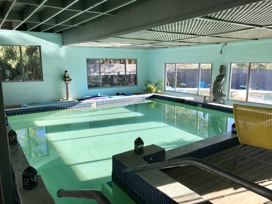 Indoor Hot Pool and Outdoor Swimming Pool - Comforting indoor and outdoor pools! Indoor Hot Pool and Outdoor Swimming Pool - Comforting indoor and outdoor pools!