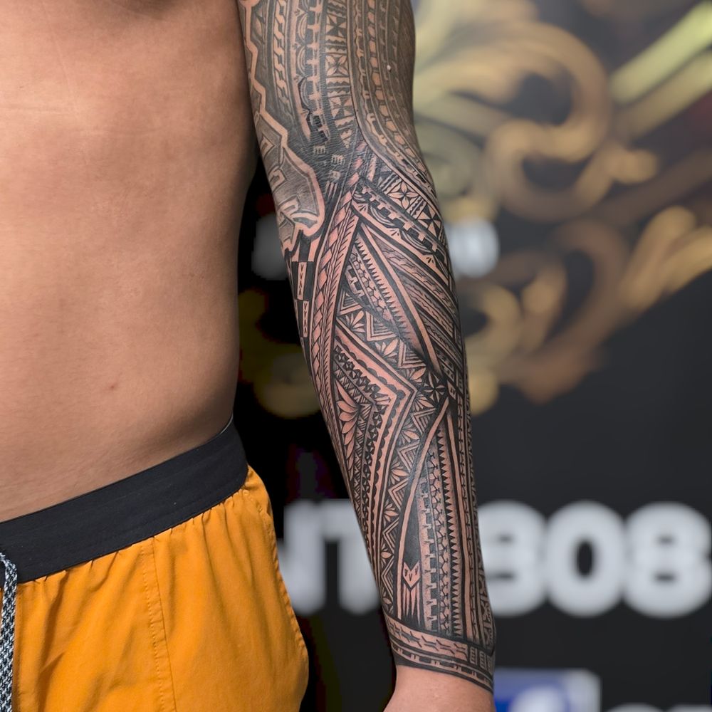 Magpie Tattoo Design with Cherry Blossom Branch | TikTok, image size:1000x1000