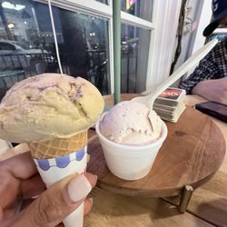 Sweet Life - Ice cream (Coffee and strawberry)